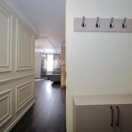 Miku - Impressive 1 Bedroom Downtown * Tiran