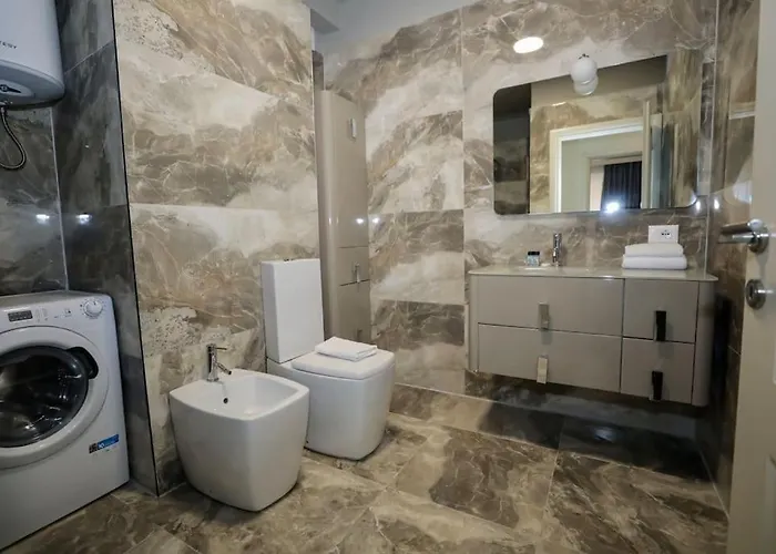 Miku - Impressive 1 Bedroom Downtown Tirana