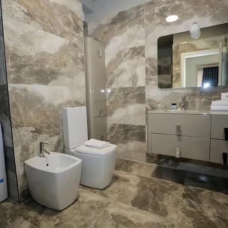 Miku - Impressive 1 Bedroom Downtown Tirana
