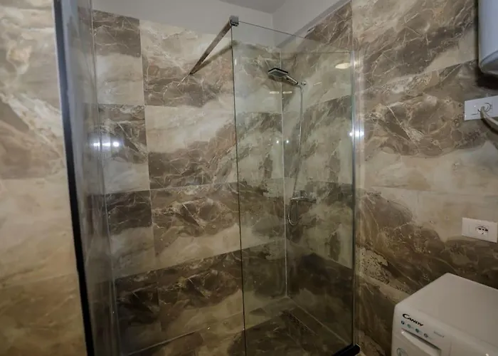 Miku - Impressive 1 Bedroom Downtown *