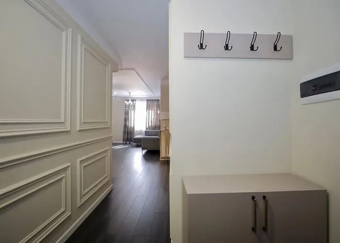 Miku - Impressive 1 Bedroom Downtown * تيرانا