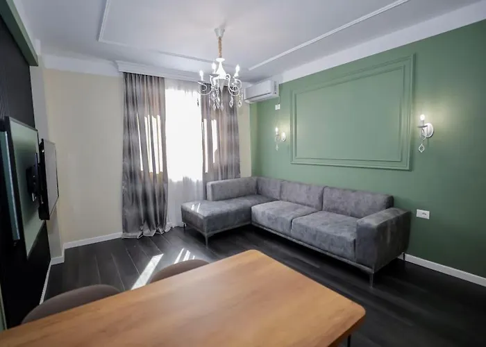 Miku - Impressive 1 Bedroom Downtown Apartment Tirana